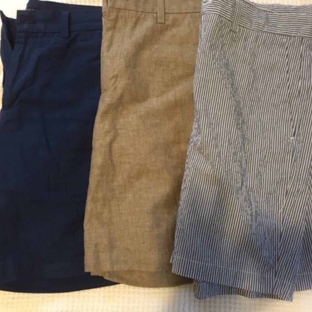 3 Men's New Banana Republic Shorts plus Free Bonus